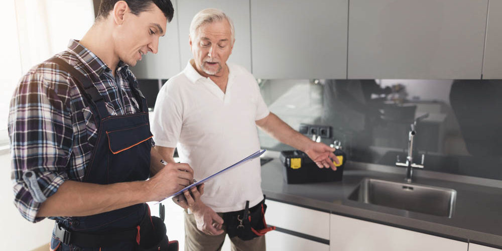plumber and homeowner consultation Rosedale, CA